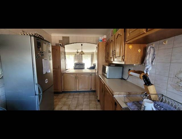 2 BEDROOM TOWNHOUSE FOR SALE IN SOUTH CREST